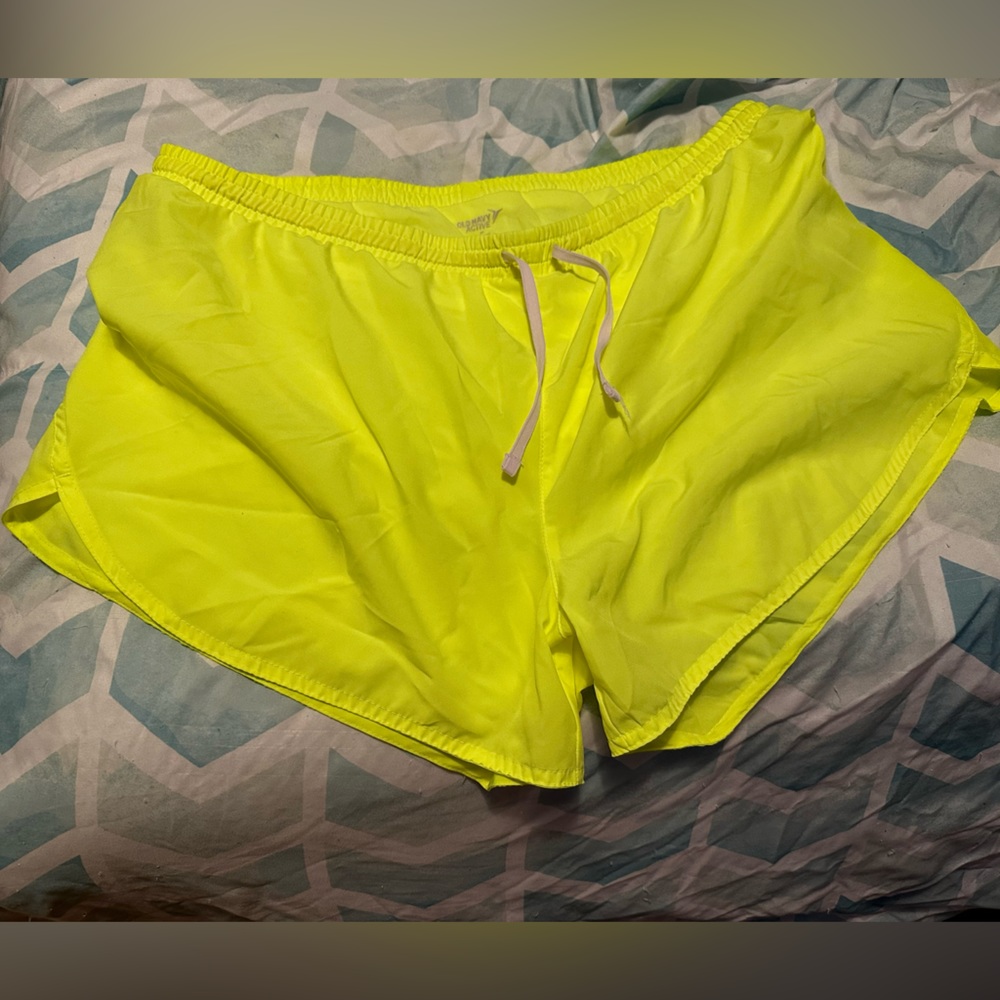 Old Navy active shorts XL Worn Once!